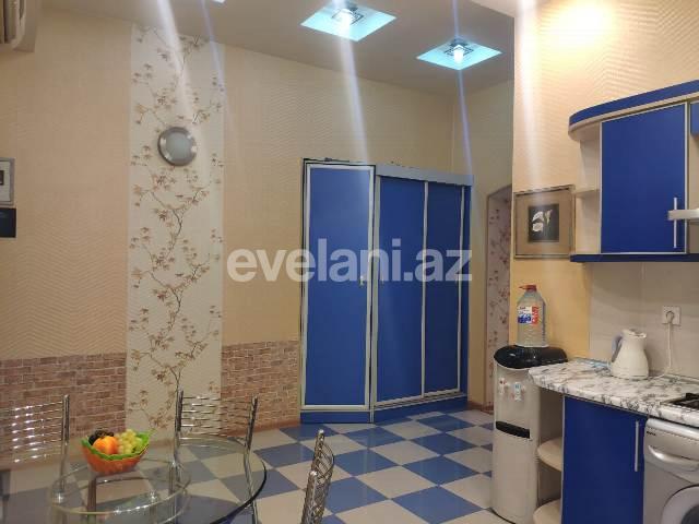 Rent, old building, 2 room, 65 m², Baku, Sabail r.