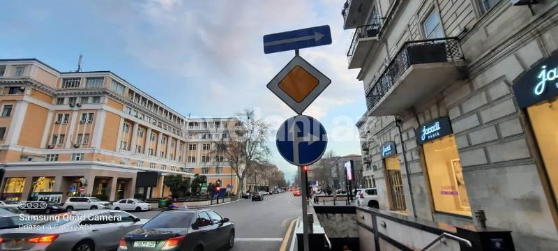 Satılır, köhnə tikili, 3 otaqlı, 75 m², Bakı, Səbail r.