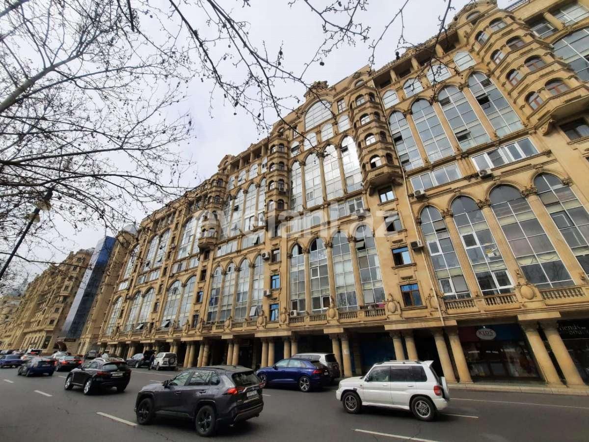 Sale, old building, 3 room, 115 m², Baku, Nasimi r, Nizami m.