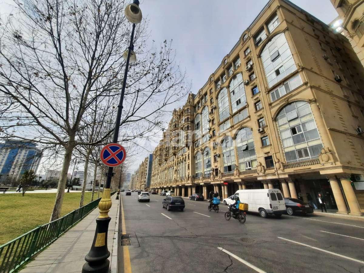 Sale, old building, 3 room, 115 m², Baku, Nasimi r, Nizami m.