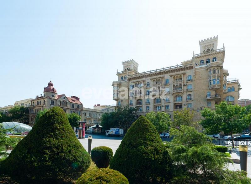 Сдаётся, вторичка, 3-комнаты, 83 m², Баку, Сабаильский r.