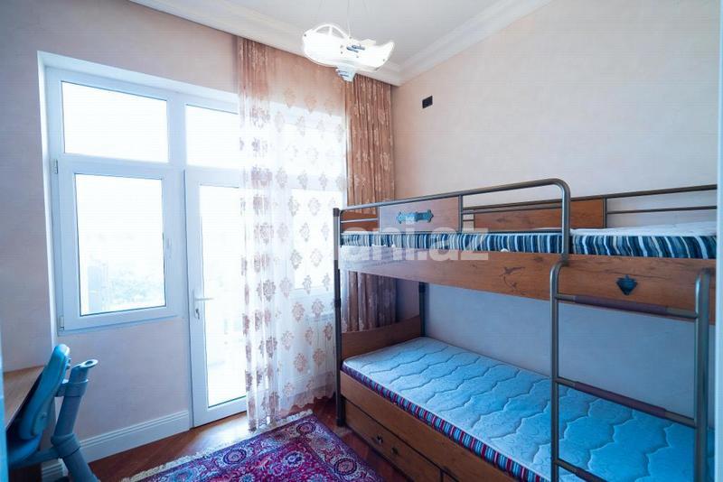 Сдаётся, вторичка, 3-комнаты, 83 m², Баку, Сабаильский r.