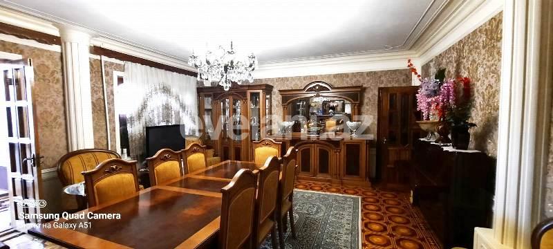 Satılır, köhnə tikili, 5 otaqlı, 200 m², Bakı, Nəsimi r.