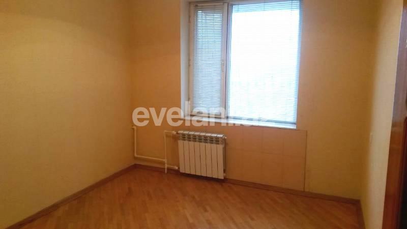 Sale, old building, 2 room, 52 m², Baku, Yasamal r, Inshaatchilar m.