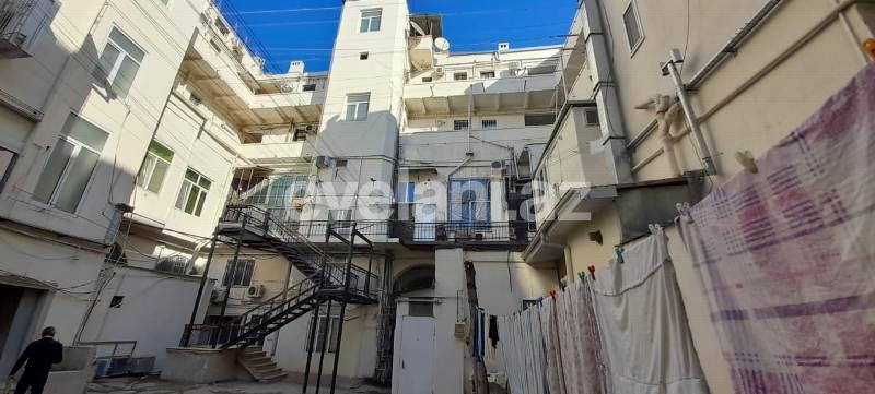 Satılır, köhnə tikili, 5 otaqlı, 100 m², Bakı, Yasamal r.