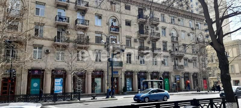 Sale, old building, 2 room, 65 m², Baku, Sabail r.