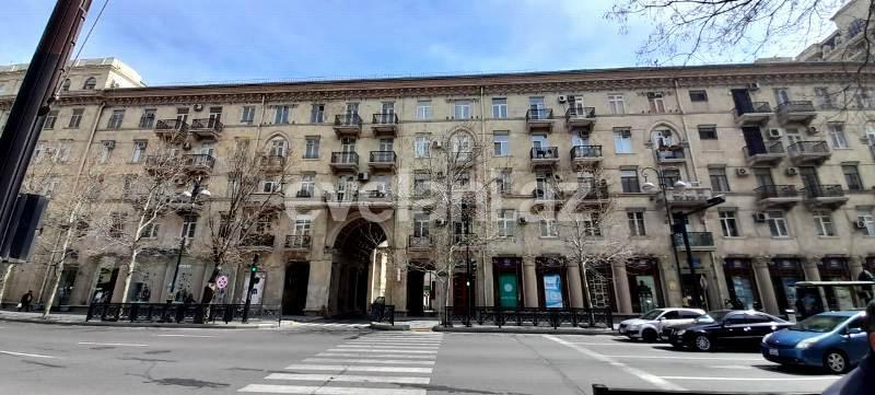 Sale, old building, 2 room, 65 m², Baku, Sabail r.