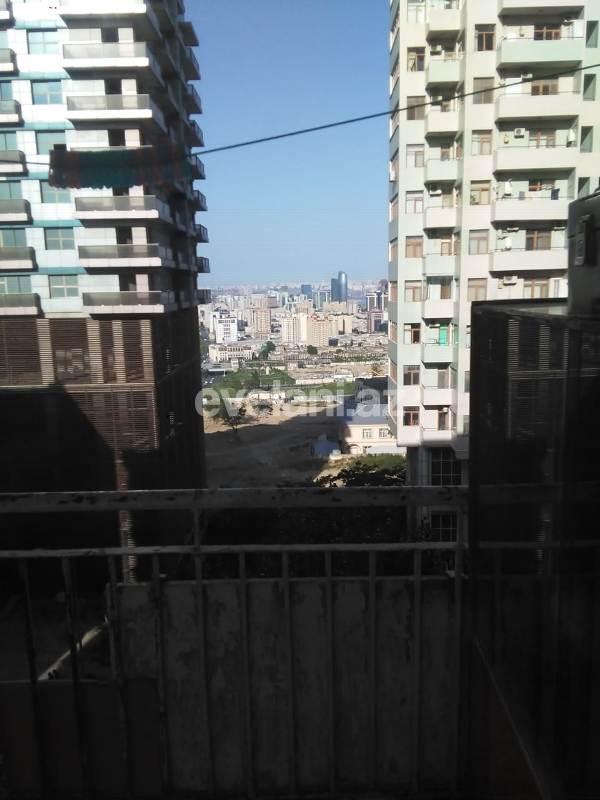 Satılır, köhnə tikili, 3 otaqlı, 78 m², Bakı, Yasamal r.