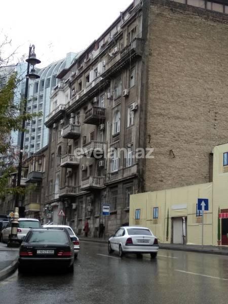 Kirayə verilir, köhnə tikili, 3 otaqlı, 90 m², Səbail r.