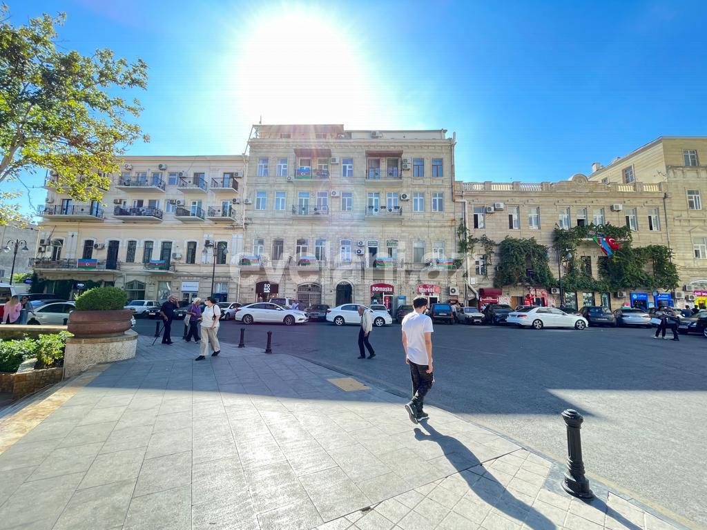 Kirayə verilir, obyekt, 85 m², Bakı, Səbail r.