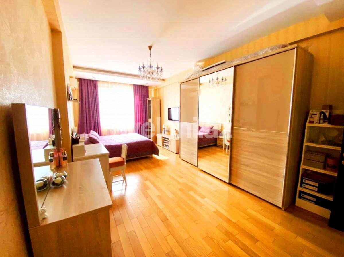 Satılır, yeni tikili, 4 otaqlı, 320 m², 28 may m.