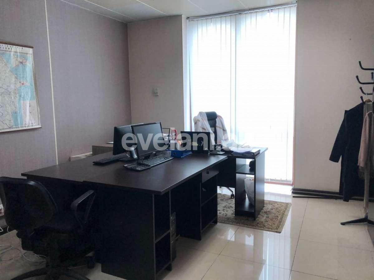 Kirayə verilir, ofis, 5 otaqlı, 200 m², Səbail r.