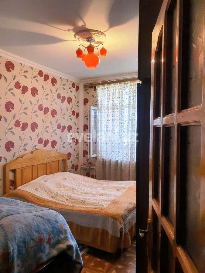 Satılır, köhnə tikili, 4 otaqlı, 100 m², Bakıxanov q.