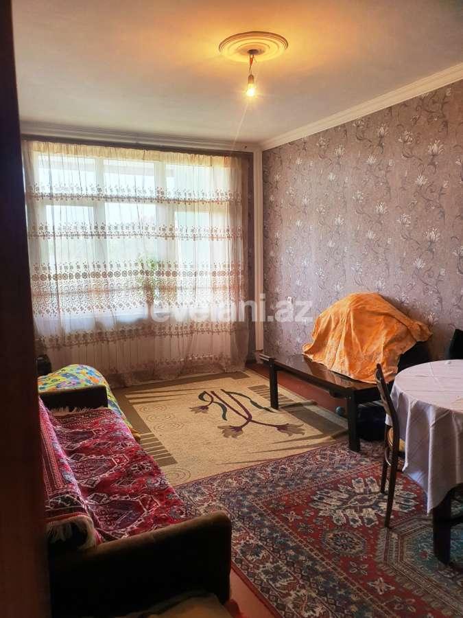 Satılır, köhnə tikili, 4 otaqlı, 100 m², Bakıxanov q.