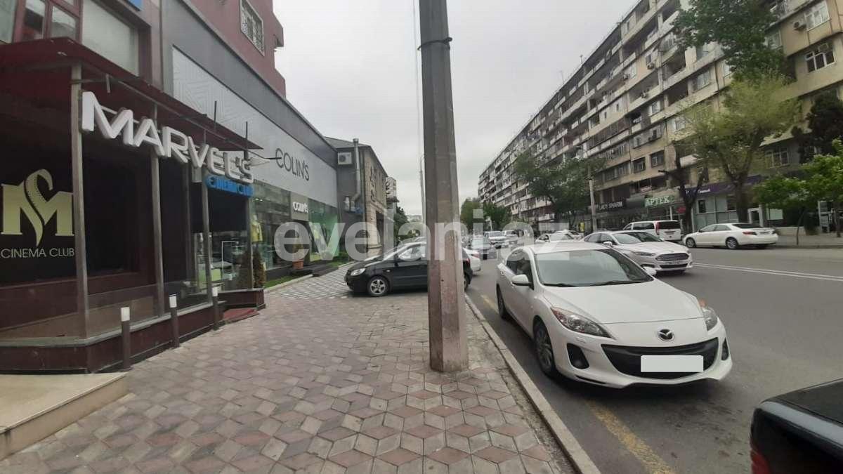 Satılır, obyekt, 300 m², Bakı, Binəqədi r, 8-ci mikrorayon q.