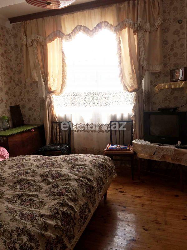 Satılır, köhnə tikili, 1 otaqlı, 25 m², Bakı, Nəsimi r, 4-cü mikrorayon q.