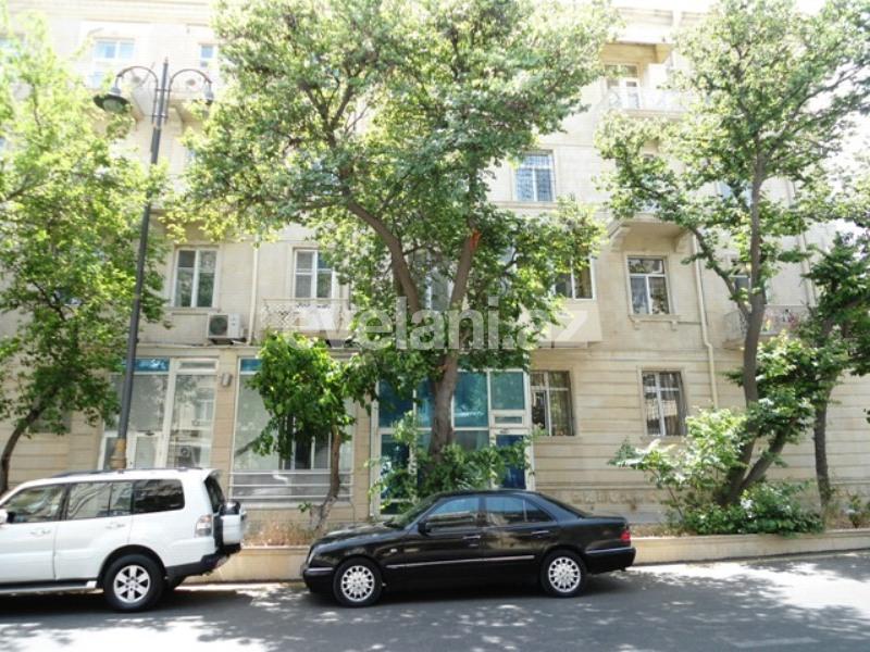 Satılır, köhnə tikili, 2 otaqlı, 60 m², Bakı, Yasamal r, Elmlər Akademiyası m.