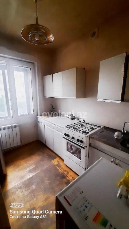 Satılır, köhnə tikili, 2 otaqlı, 60 m², Bakı, Yasamal r, Elmlər Akademiyası m.