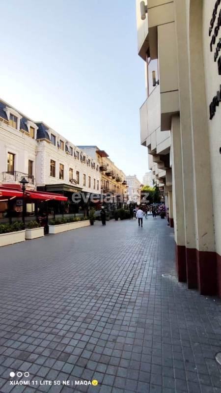 Satılır, köhnə tikili, 2 otaqlı, 65 m², Bakı, Səbail r, Sahil m.