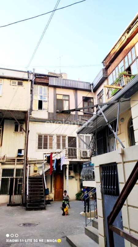 Satılır, köhnə tikili, 2 otaqlı, 65 m², Bakı, Səbail r, Sahil m.