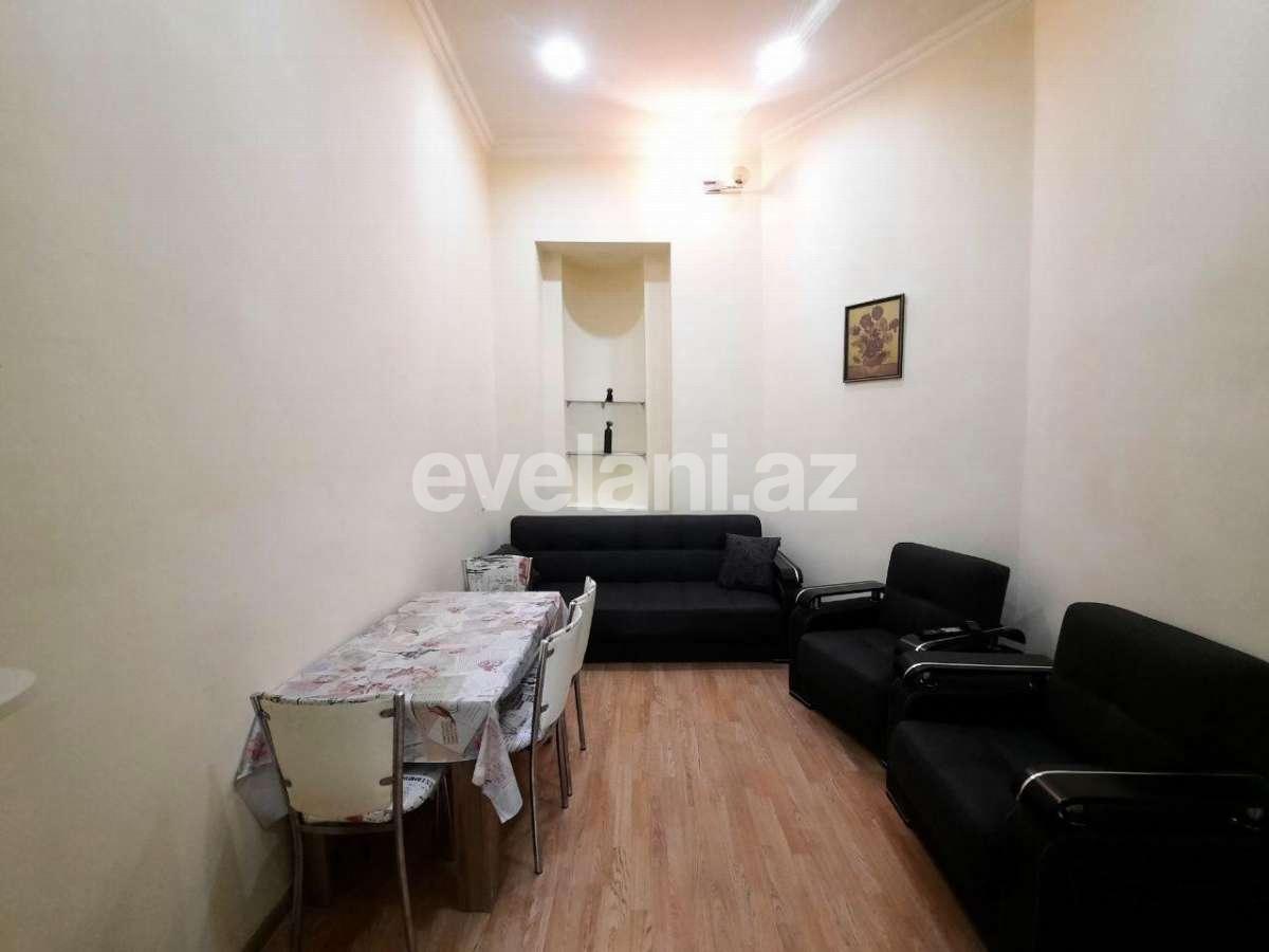 Kirayə verilir, həyət evi / bağ, 2 otaqlı, 55 m², Bakı, Səbail r, Sahil m.