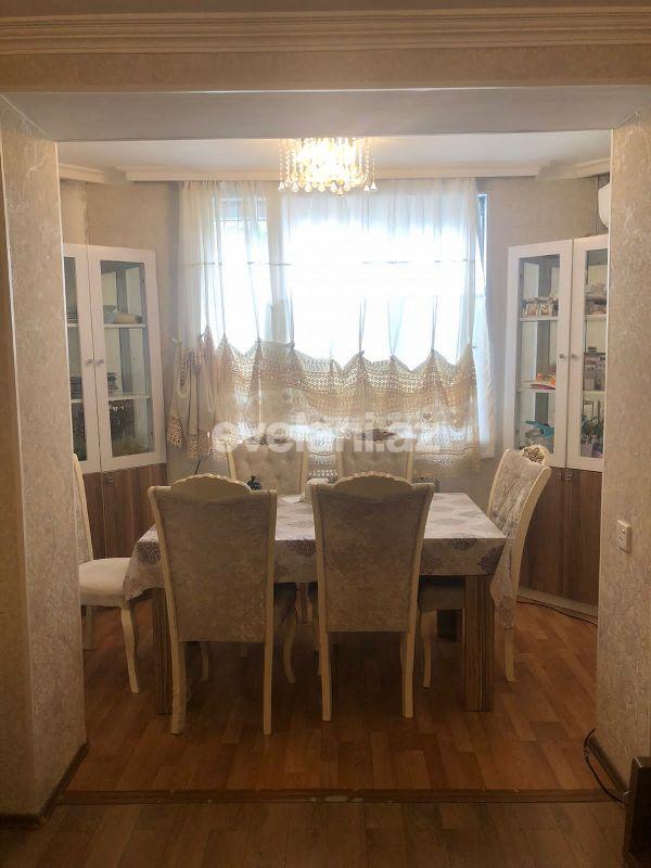 Sale, old building, 3 room, 70 m², Baku, Yasamal r.