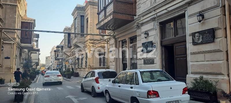 Sale, old building, 2 room, 65 m², Baku, Sabail r, Icheri Sheher m.