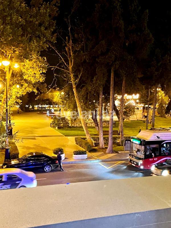 Satılır, köhnə tikili, 3 otaqlı, 90 m², Bakı, Səbail r.