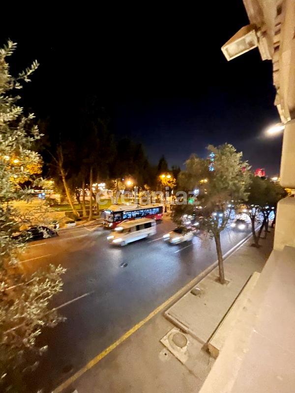 Satılır, köhnə tikili, 3 otaqlı, 90 m², Bakı, Səbail r.