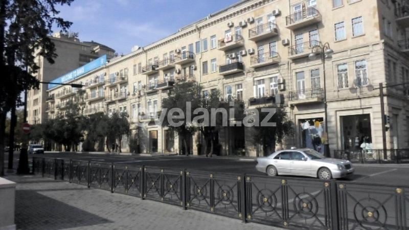 Satılır, köhnə tikili, 3 otaqlı, 90 m², Bakı, Səbail r.