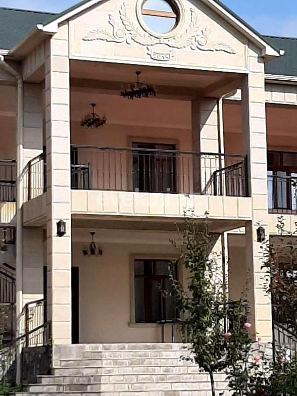 Satılır, həyət evi / bağ, 10 otaqlı, 750 m², Qəbələ