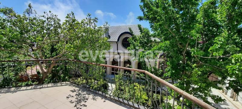 Satılır, həyət evi / bağ, 9 otaqlı, 600 m², Bakı, Səbail r, Badamdar q.