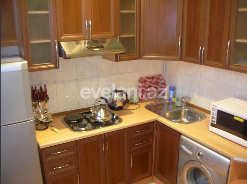Kirayə verilir, köhnə tikili, 2 otaqlı, 80 m², Bakı, Xətai r, Şah İsmayıl Xətai m.