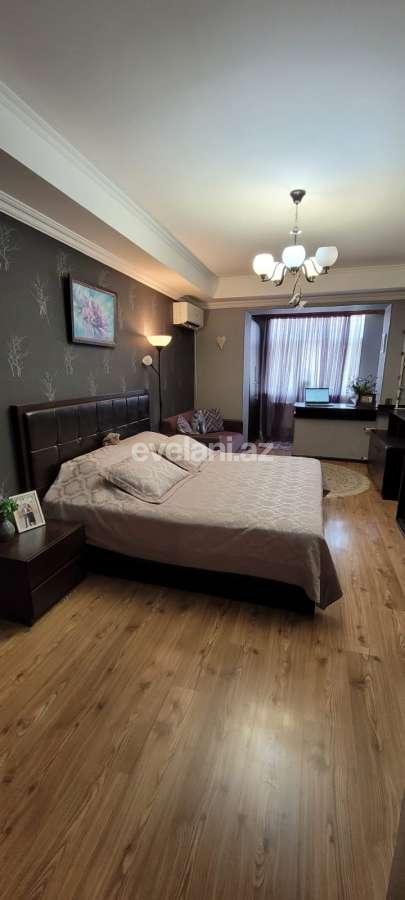 Sale, old building, 3 room, 70 m², Baku, Khatai r.