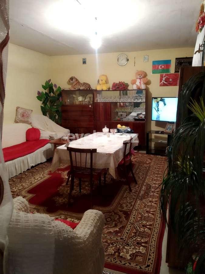 Satılır, köhnə tikili, 3 otaqlı, 130 m², Bakı, Nərimanov r, Böyükşor q, Dərnəgül m.