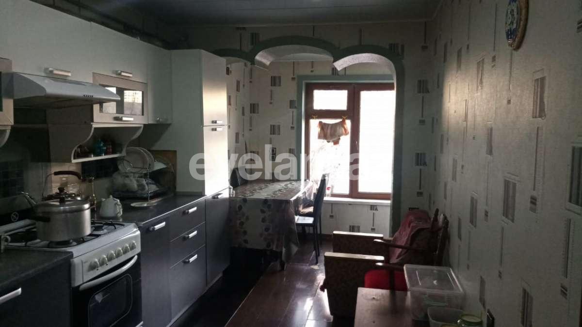 Satılır, həyət evi / bağ, 5 otaqlı, 250 m², Bakı, Səbail r, Badamdar q.