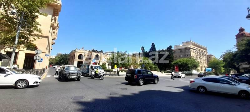 Satılır, köhnə tikili, 3 otaqlı, 70 m², Bakı, Səbail r.