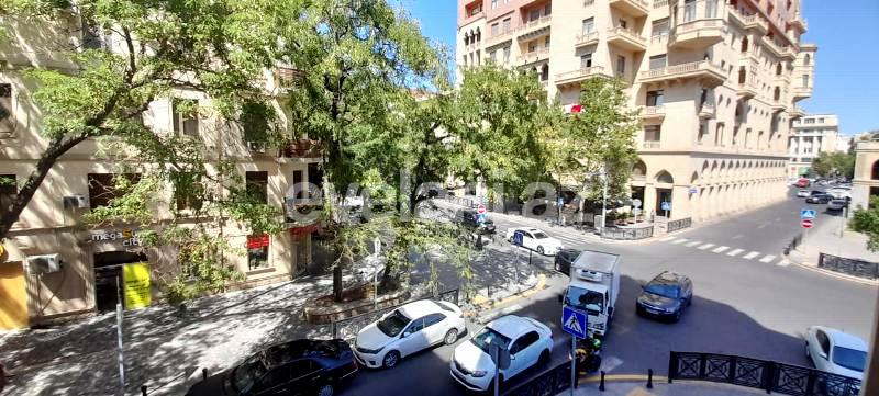 Satılır, köhnə tikili, 3 otaqlı, 70 m², Bakı, Səbail r.