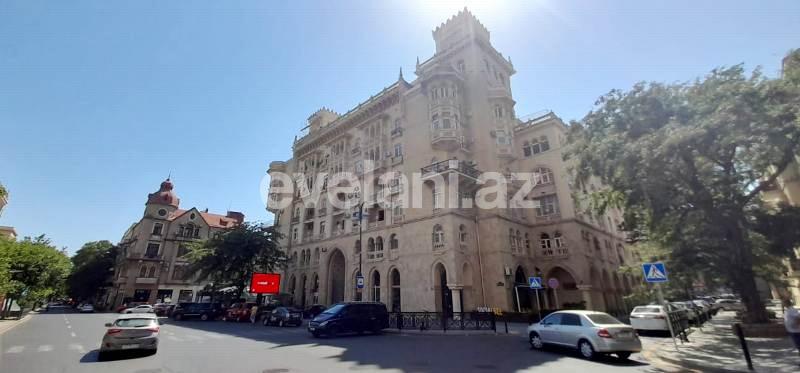 Satılır, köhnə tikili, 3 otaqlı, 70 m², Bakı, Səbail r.