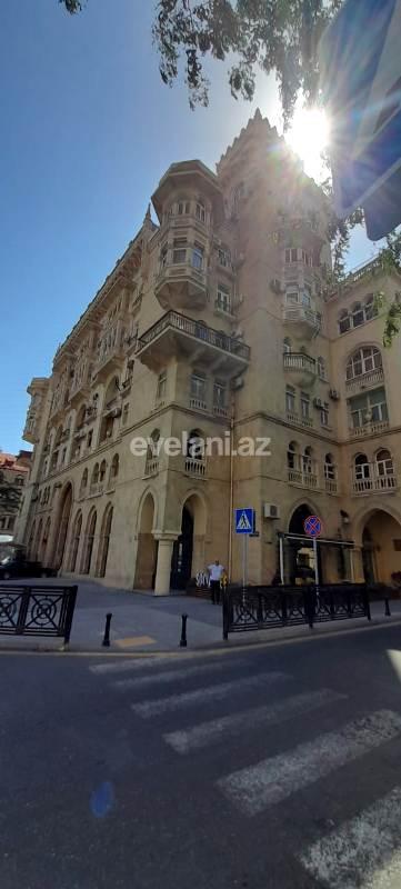 Satılır, köhnə tikili, 3 otaqlı, 70 m², Bakı, Səbail r.