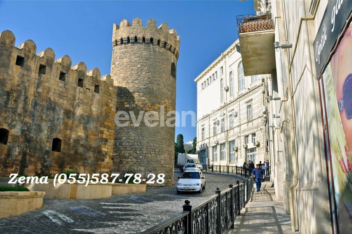 Satılır, həyət evi / bağ, 5 otaqlı, 200 m², Bakı, Səbail r, İçəri Şəhər m.