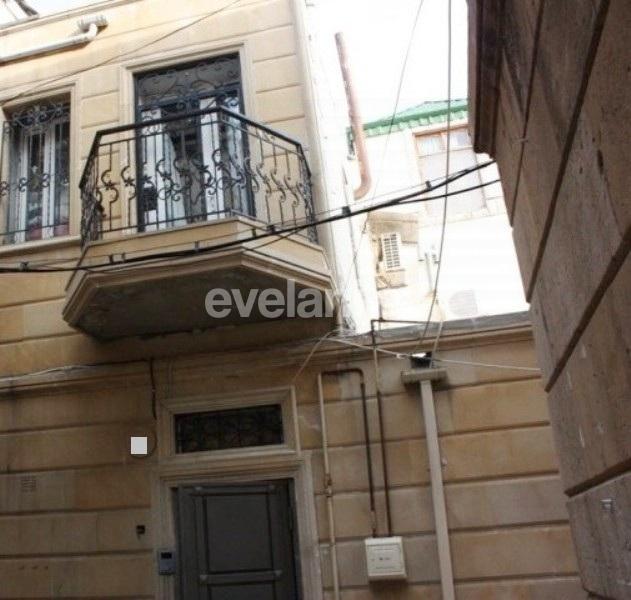 Satılır, həyət evi / bağ, 5 otaqlı, 200 m², Bakı, Səbail r, İçəri Şəhər m.