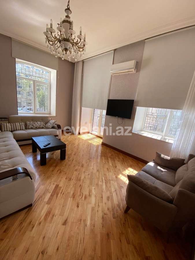 Kirayə verilir, köhnə tikili, 2 otaqlı, 65 m², Bakı, Səbail r, Sahil m.