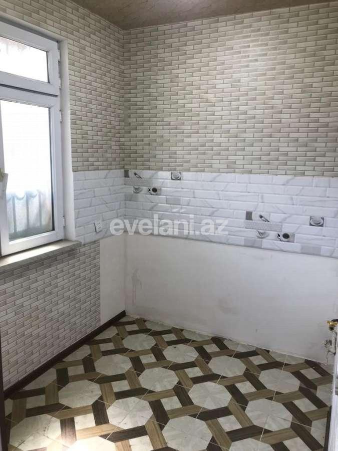 Satılır, köhnə tikili, 2 otaqlı, 48 m², Bakı, Binəqədi r, 7-ci mikrorayon q, Azadlıq prospekti m.
