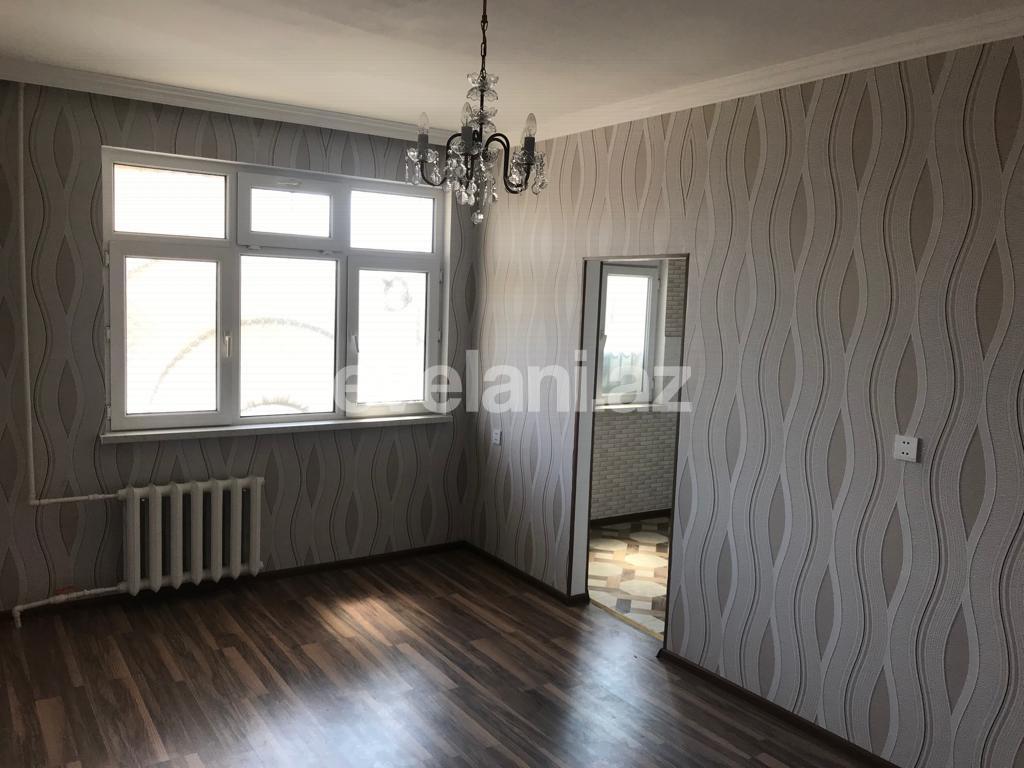 Satılır, köhnə tikili, 2 otaqlı, 48 m², Bakı, Binəqədi r, 7-ci mikrorayon q, Azadlıq prospekti m.