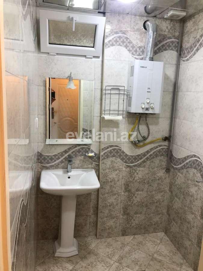 Satılır, köhnə tikili, 2 otaqlı, 48 m², Bakı, Binəqədi r, 7-ci mikrorayon q, Azadlıq prospekti m.