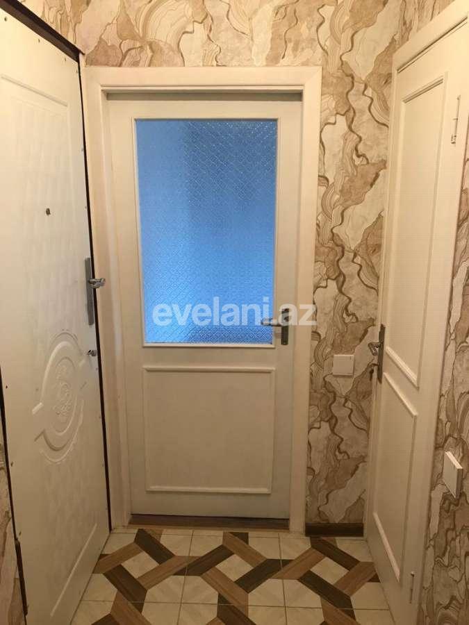 Satılır, köhnə tikili, 2 otaqlı, 48 m², Bakı, Binəqədi r, 7-ci mikrorayon q, Azadlıq prospekti m.