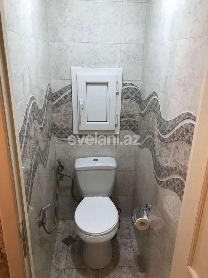 Satılır, köhnə tikili, 2 otaqlı, 48 m², Bakı, Binəqədi r, 7-ci mikrorayon q, Azadlıq prospekti m.