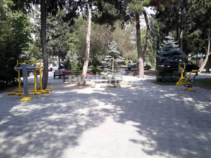 Satılır, köhnə tikili, 5 otaqlı, 125 m², Bakı, Binəqədi r, Azadlıq prospekti m.