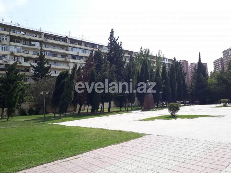 Satılır, köhnə tikili, 5 otaqlı, 125 m², Bakı, Binəqədi r, Azadlıq prospekti m.